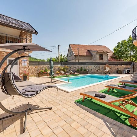 Apartman Toni Gračac Exteriör bild