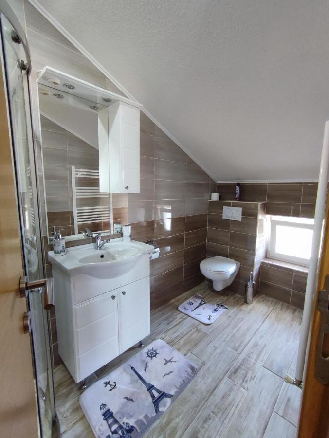 Apartman Toni Gračac Exteriör bild