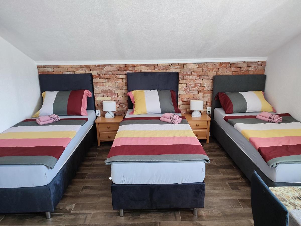 Apartman Toni Gračac Exteriör bild