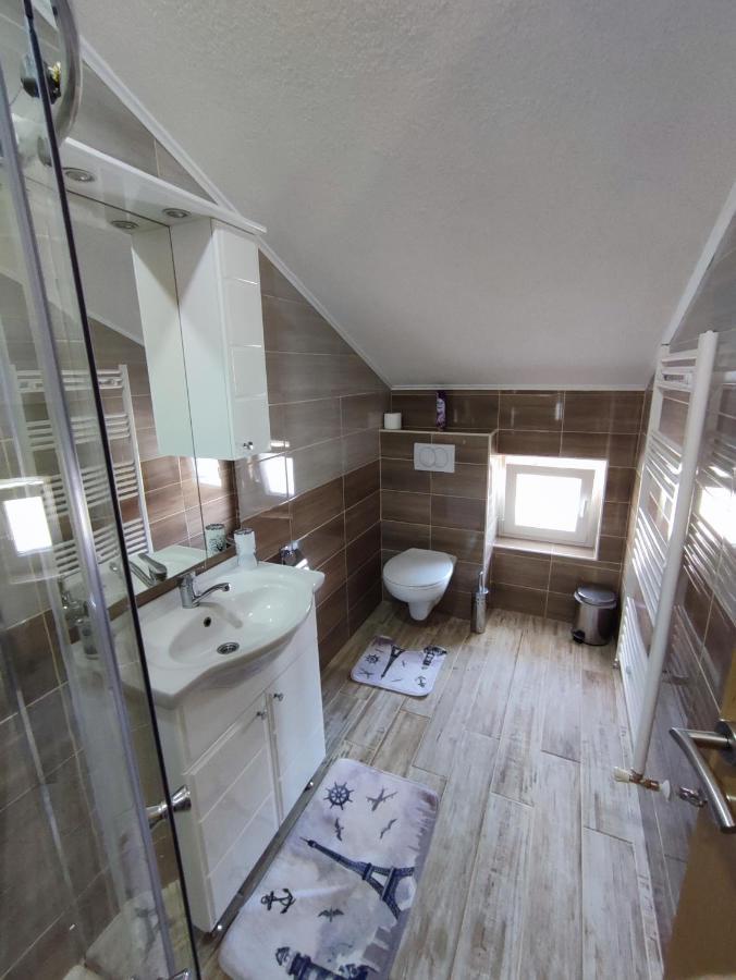 Apartman Toni Gračac Exteriör bild