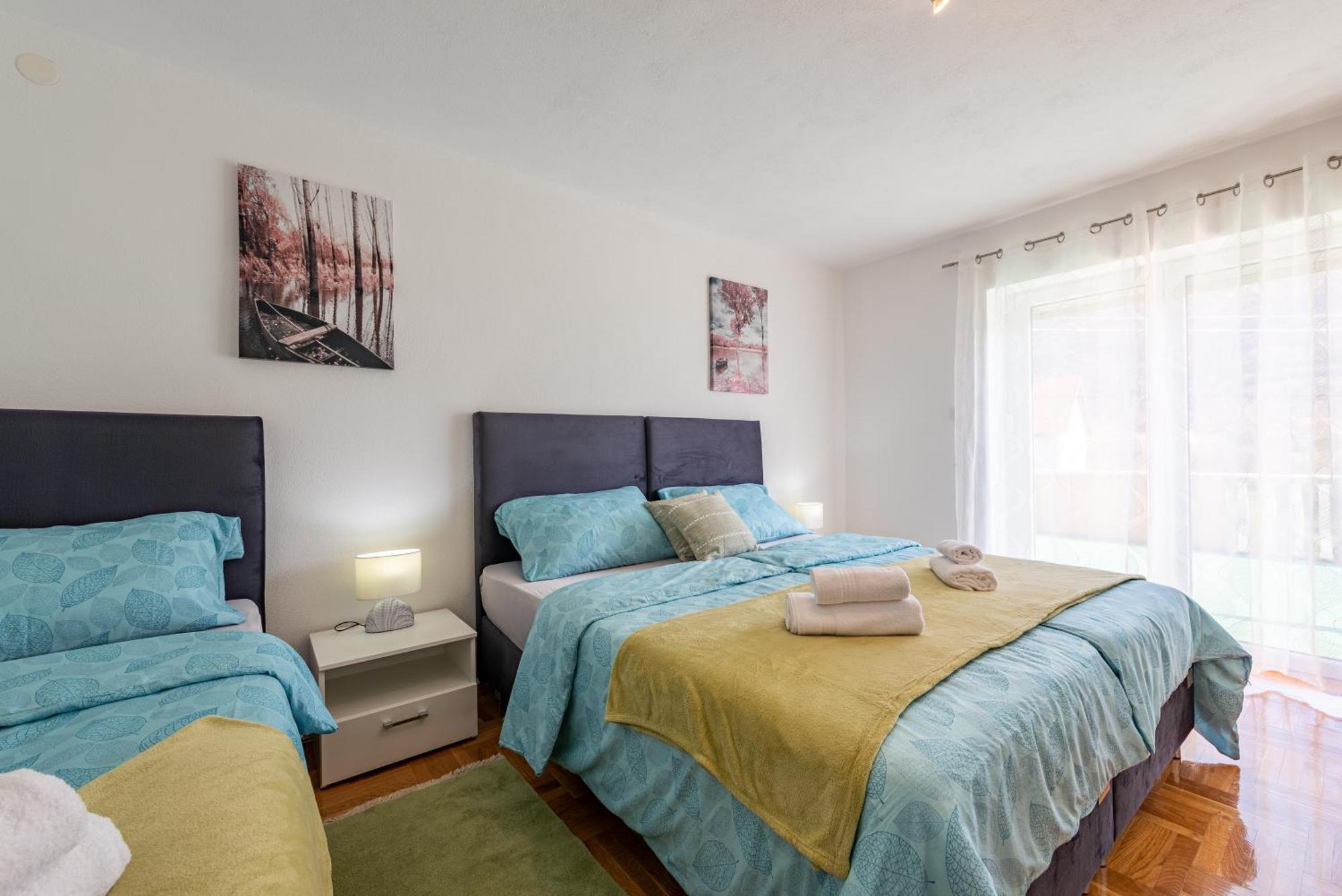 Apartman Toni Gračac Exteriör bild