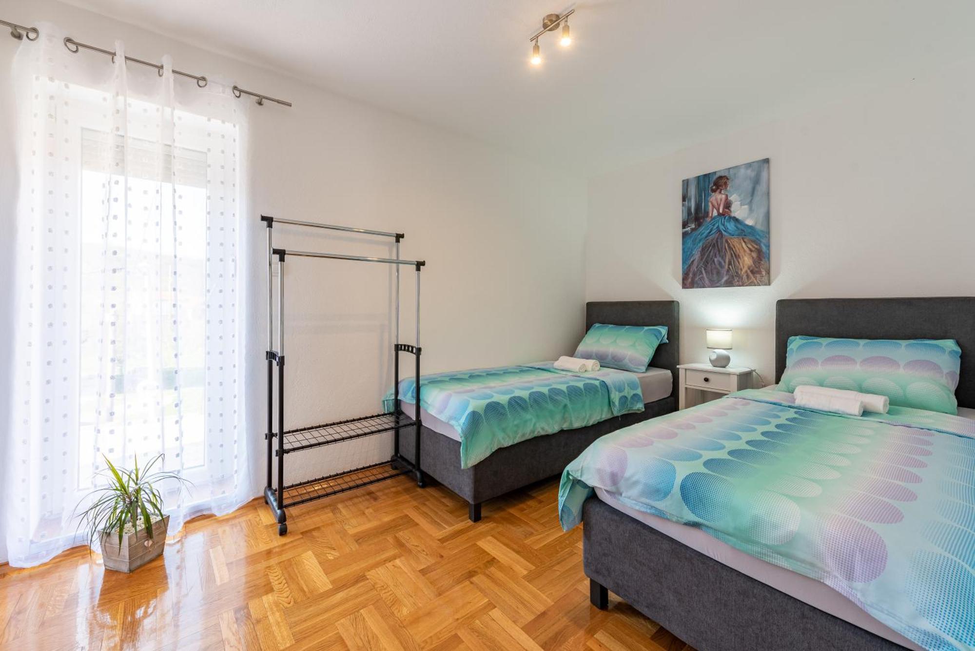 Apartman Toni Gračac Exteriör bild