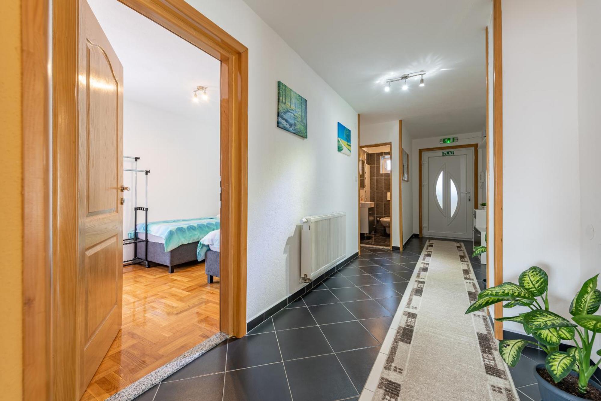 Apartman Toni Gračac Exteriör bild