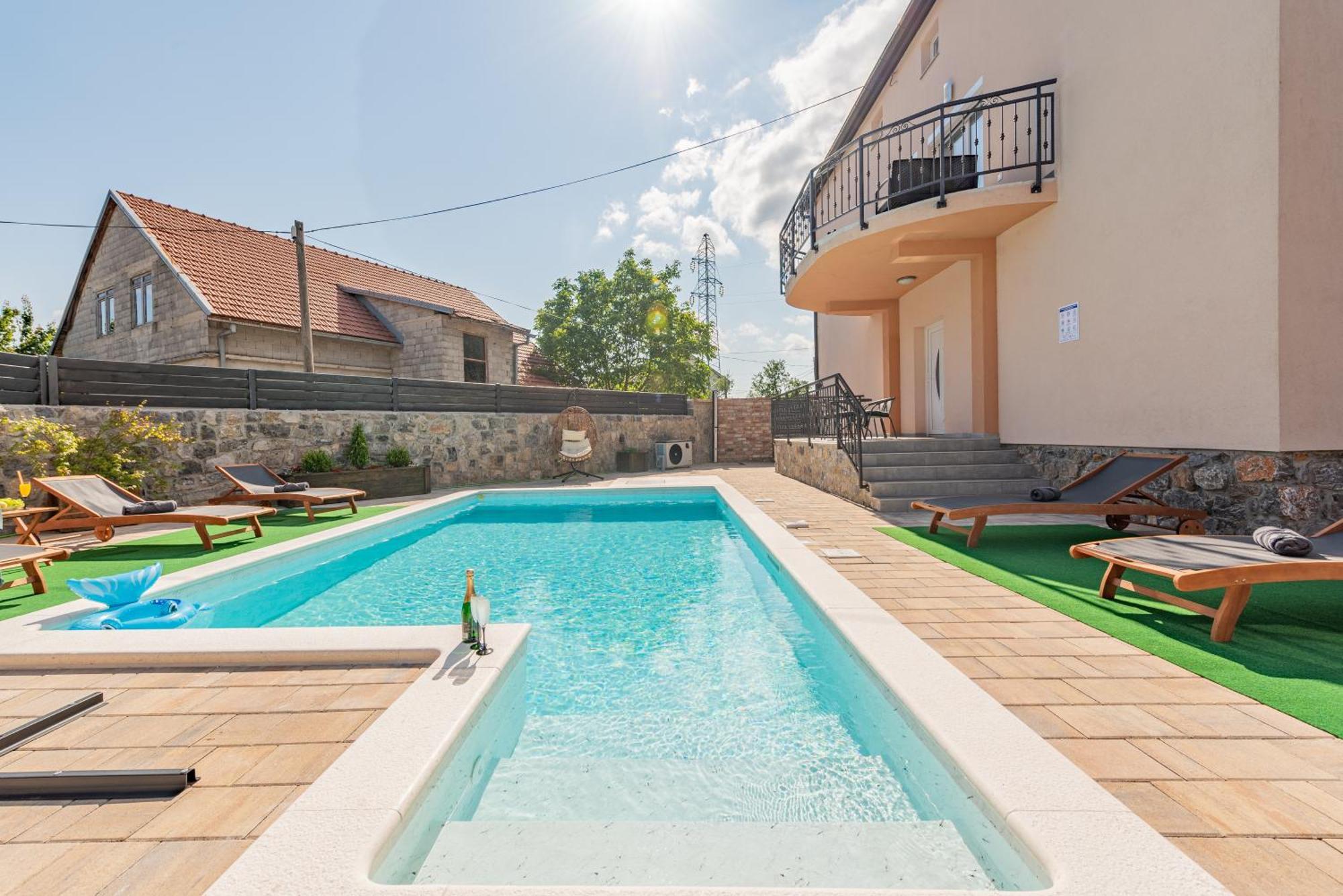 Apartman Toni Gračac Exteriör bild