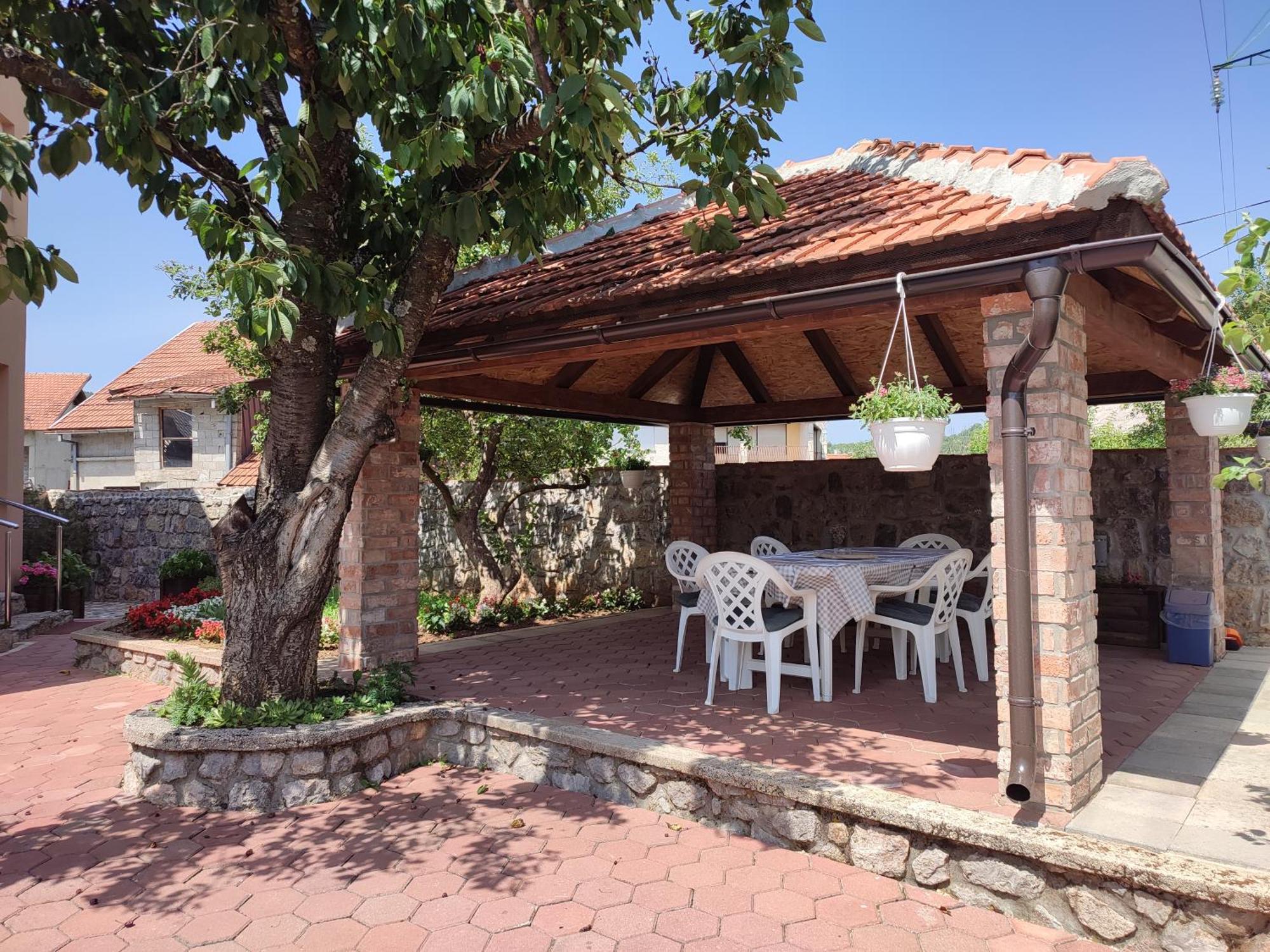 Apartman Toni Gračac Exteriör bild