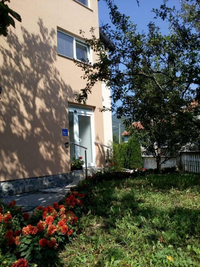 Apartman Toni Gračac Exteriör bild